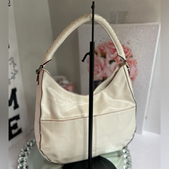 ANTONIO MELANI Cream Hobo with Elegant Metallic Accent - Picture 4 of 10